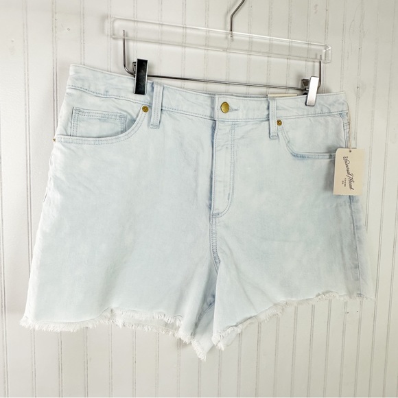 Universal Thread Pants - UNIVERSAL THREADS VINTAGE MIDI STRETCH‎ LIGHT WASH SHORTS 16